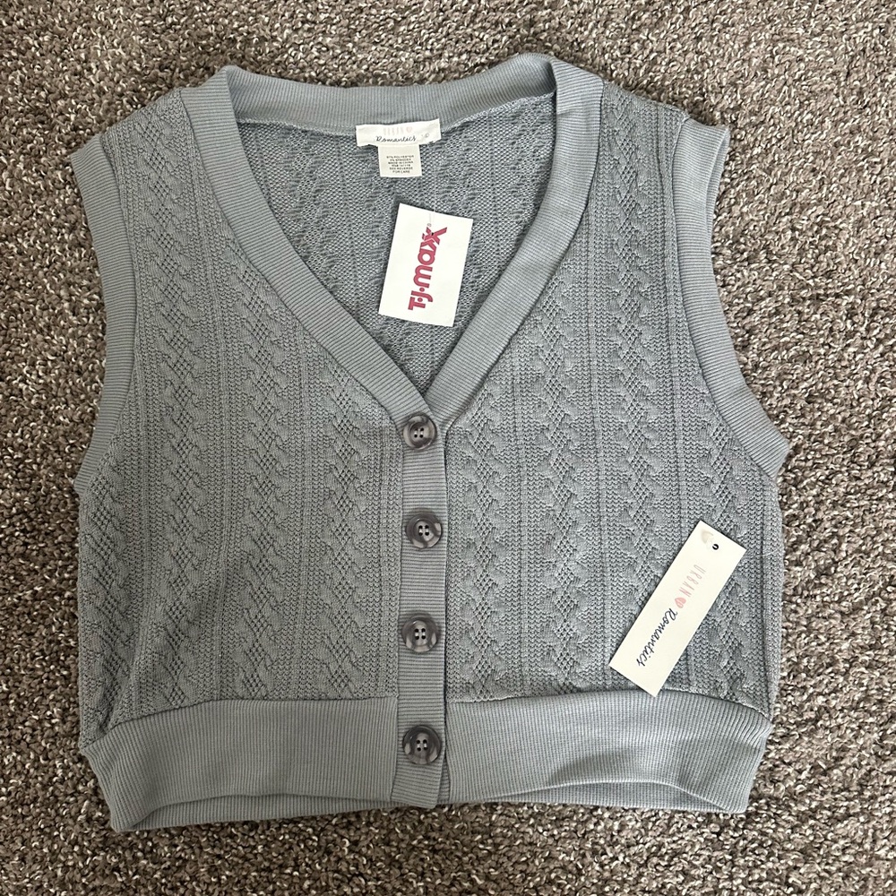 URBAN Romantics Light Gray Knit Vest